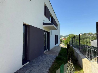 Casă NOUĂ tip duplex, în Dâmbul Rotund-Calea Baciului