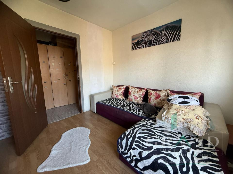 Apartament 3 camere decomandate, etaj intermediar, în Grigorescu