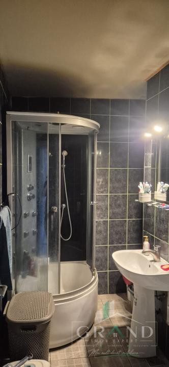 Apartament 3 camere decomandate, etaj intermediar, în Grigorescu