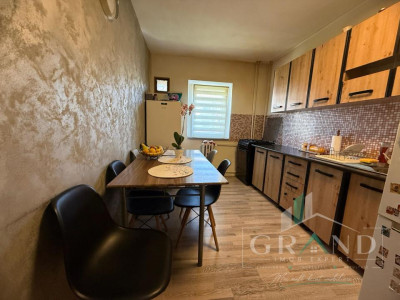 Apartament 3 camere decomandate, etaj intermediar, în Grigorescu