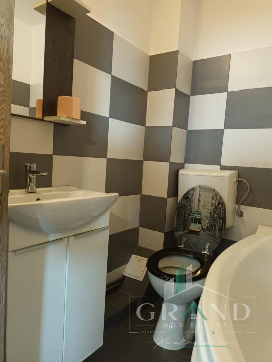 3 camere | 2 niveluri | Casă cu 3 apartamente | Zona Centrală