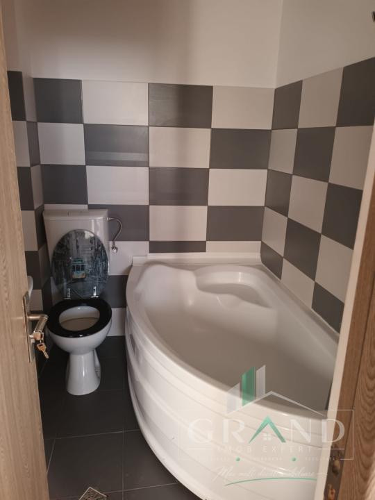 3 camere | 2 niveluri | Casă cu 3 apartamente | Zona Centrală