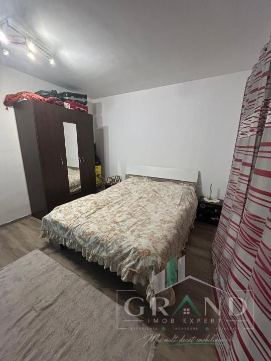 Apartament de vanzare 2 camere decomandate, Eroilor, Floresti!