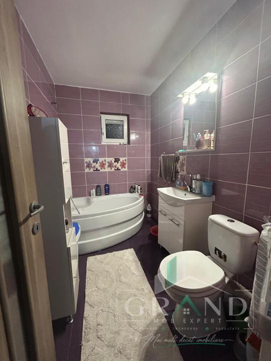 Apartament de vanzare 2 camere decomandate, Eroilor, Floresti!