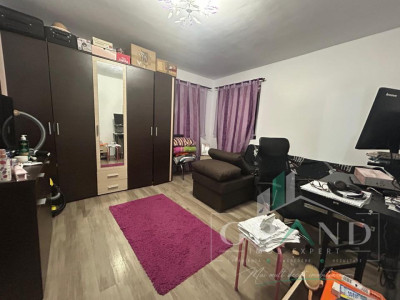 Apartament de vanzare 2 camere decomandate, Eroilor, Floresti!