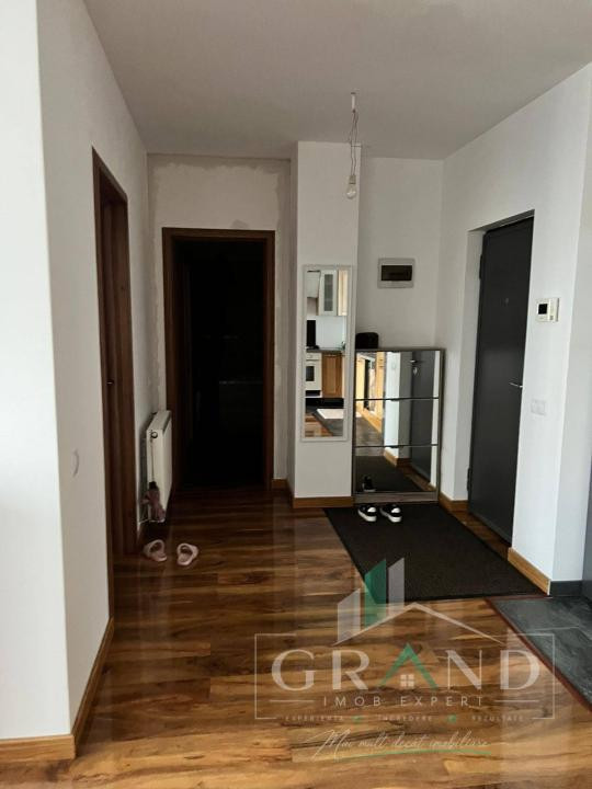 Apartament 3 camere, etaj 1, zona BMW, Floresti