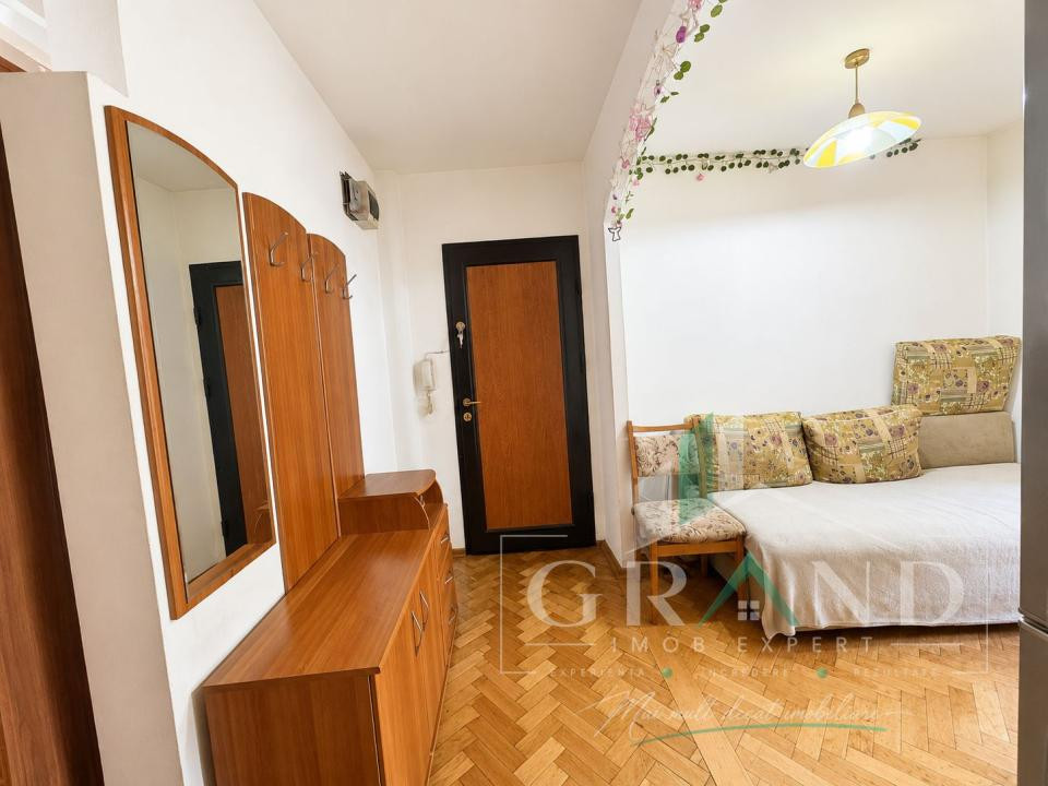 Apartament 3 camere, zona Interservisan
