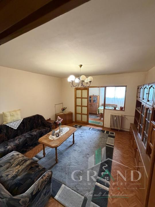 Garsonieră 28mp, etaj intermediar, Piata Flora, Mănăștur