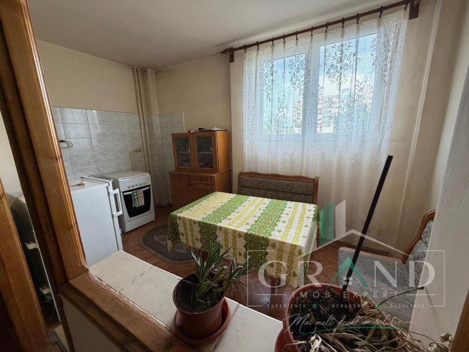Garsonieră 28mp, etaj intermediar, Piata Flora, Mănăștur
