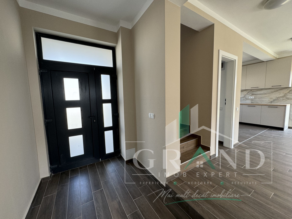 OPORTUNITATE!Casă individuală | 4 camere | 3 băi | Garaj | Terasă | Dezmir