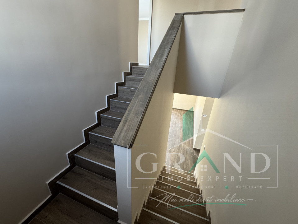 OPORTUNITATE!Casă individuală | 4 camere | 3 băi | Garaj | Terasă | Dezmir