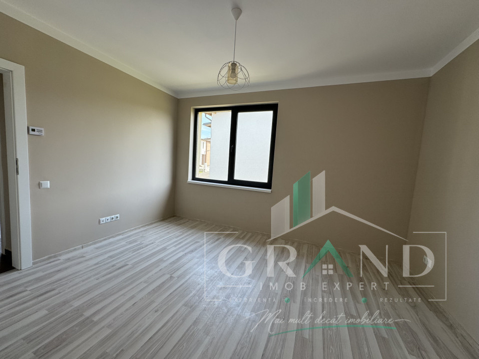 OPORTUNITATE!Casă individuală | 4 camere | 3 băi | Garaj | Terasă | Dezmir