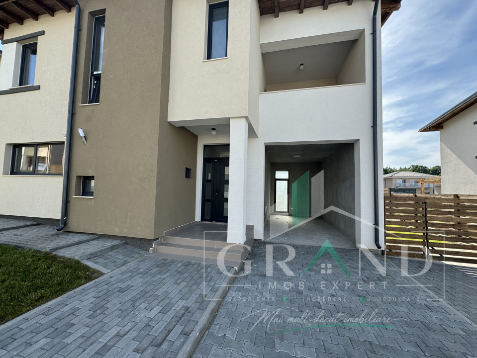 OPORTUNITATE!Casă individuală | 4 camere | 3 băi | Garaj | Terasă | Dezmir
