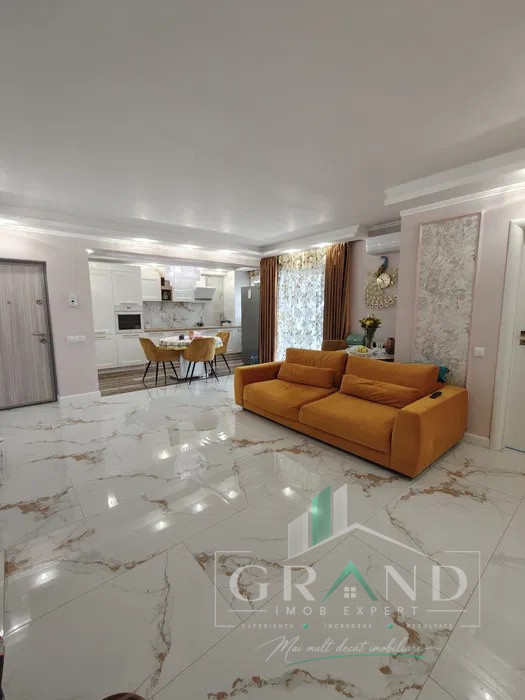  Apartament 3 camere I zona Vivo