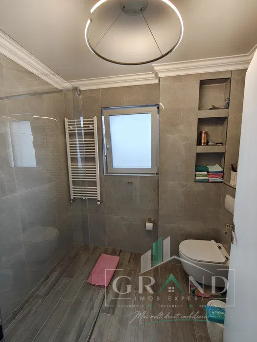  Apartament 3 camere I zona Vivo
