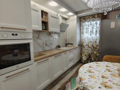  Apartament 3 camere I zona Vivo