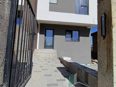  Casa tip duplex, zona parc Poligon, Florești