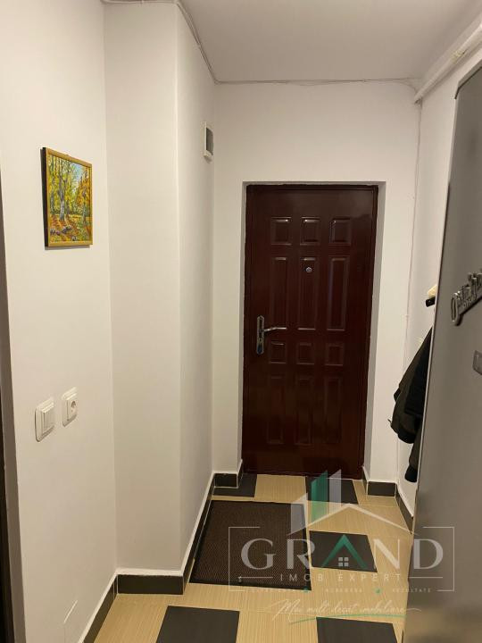 Apartament 3 camere de vanzare , Sesul de Sus, Floresti.