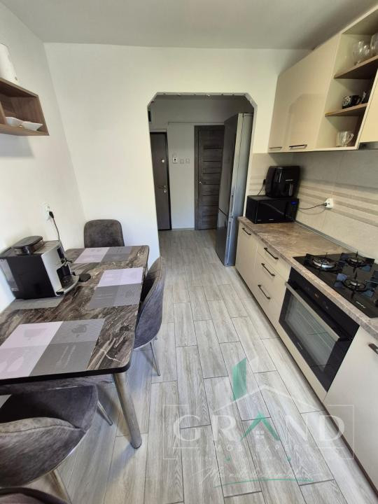 Apartament de vanzare 3 camere , 65 mp ,Manastur.