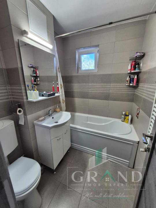 Apartament de vanzare 3 camere , 65 mp ,Manastur.