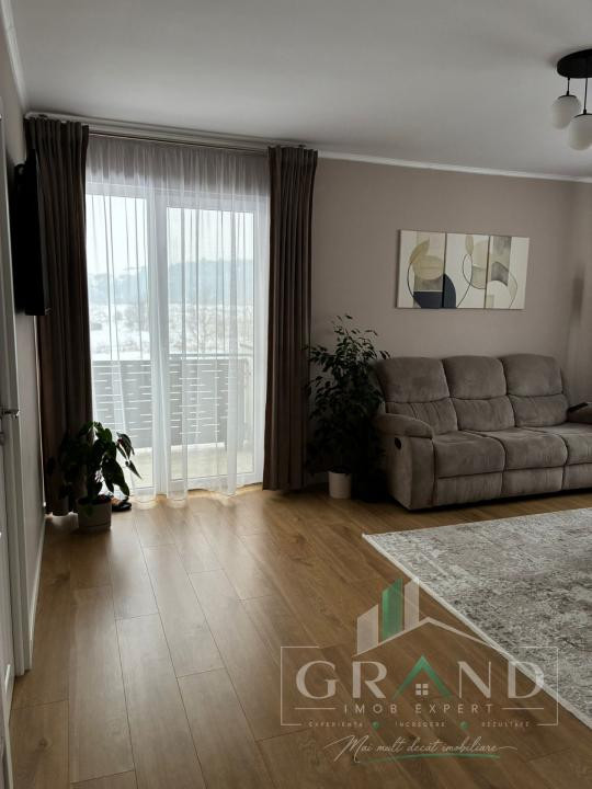 Apartament 3 camere 50mp | balcon | zona Tineretului