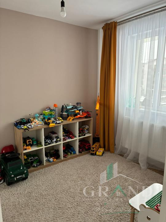 Apartament 3 camere 50mp | balcon | zona Tineretului