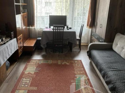 Apartament cu 3 camere, etaj 1, zona Constantin Brâncuși