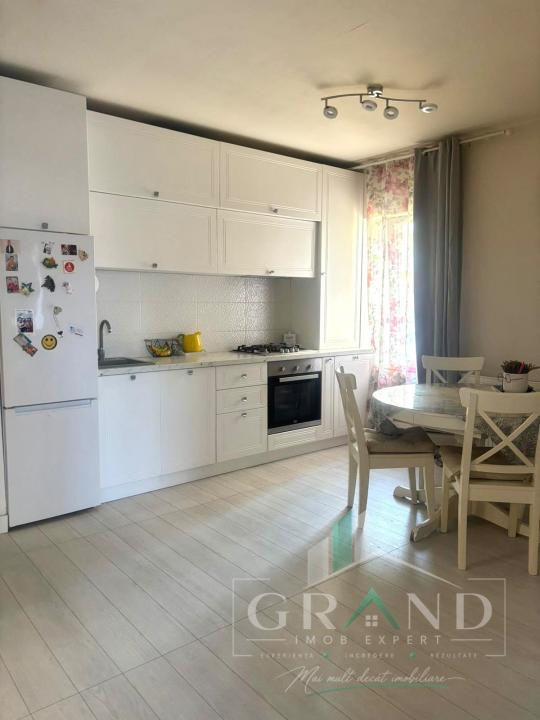 Apartament 2 camere decomandate | balcon | parcare |zona Florilor