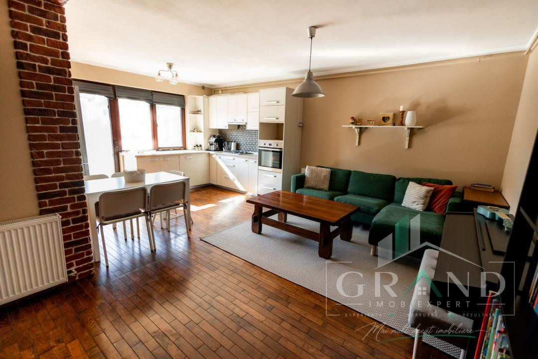 Apartament 2 camere de vanzare , Floresti