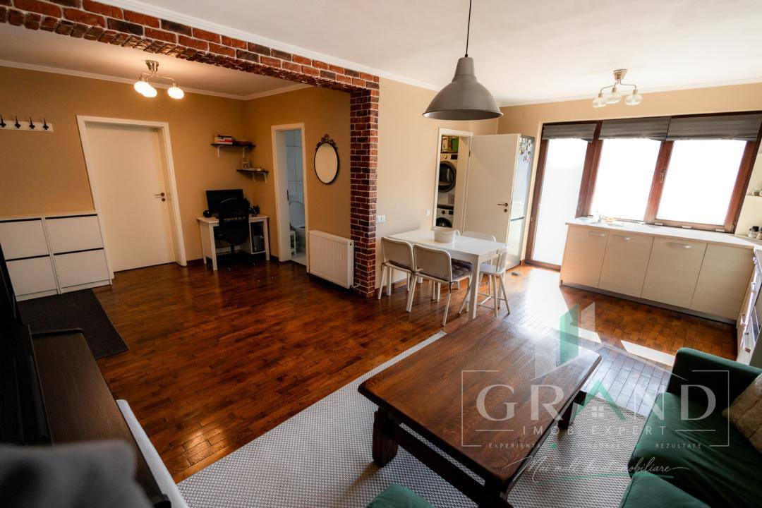 Apartament 2 camere de vanzare , Floresti