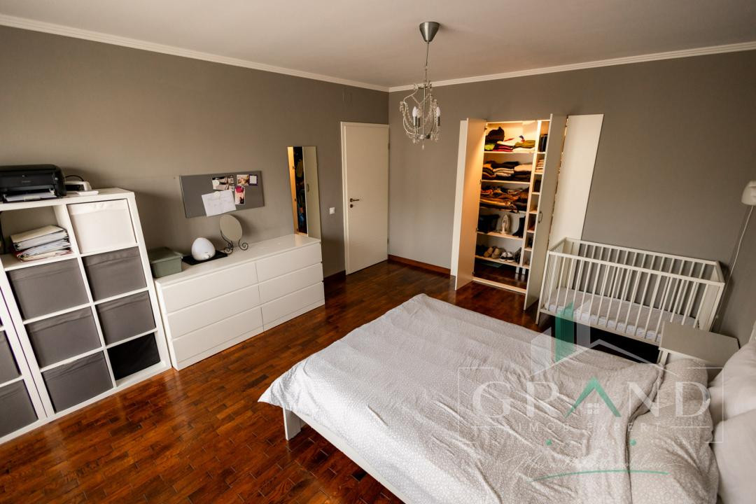 Apartament 2 camere de vanzare , Floresti