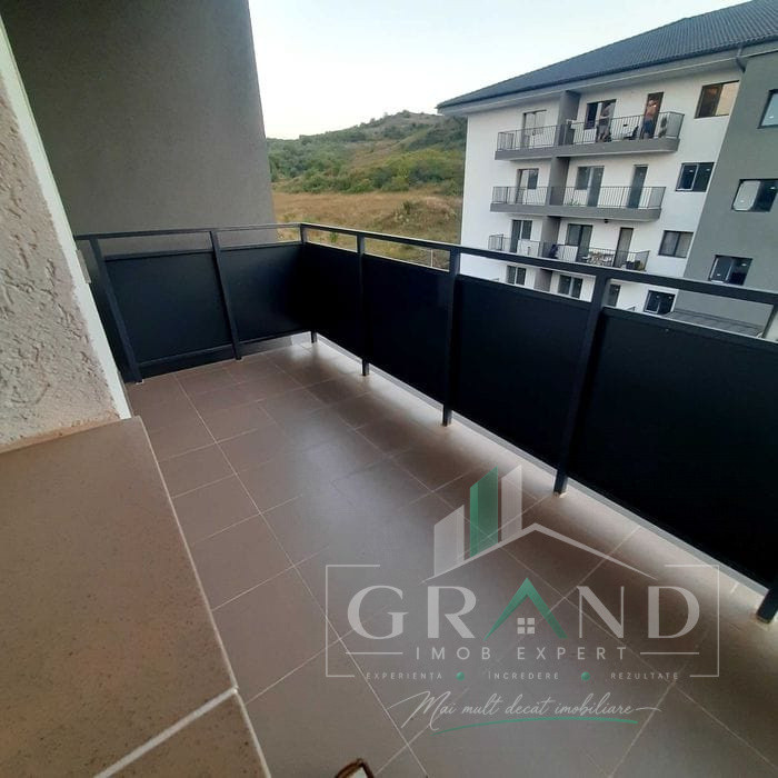 Garsoniera cocheta  37mp util |balcon 8mp | zona Sesul de Sus