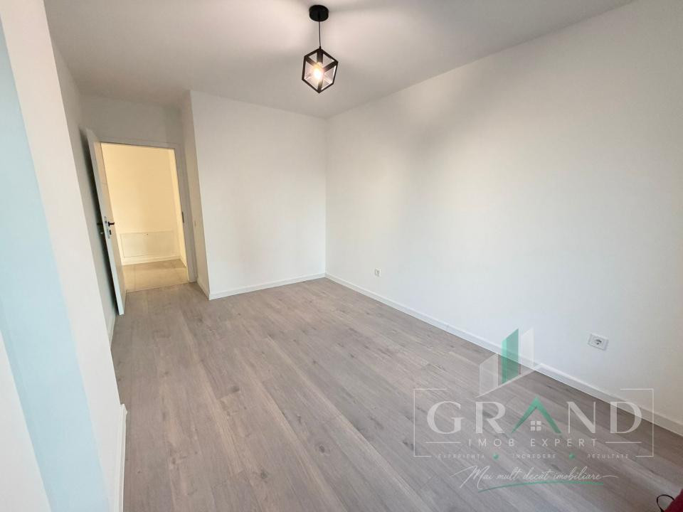 Apartament 3 camere de vanzare , Eroilor, Floresti.