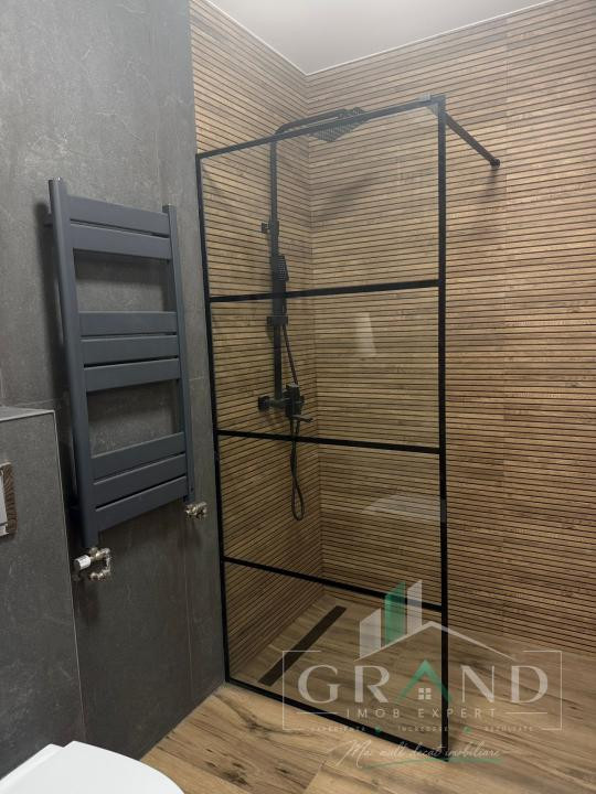Apartament 3 camere de vanzare , Eroilor, Floresti.