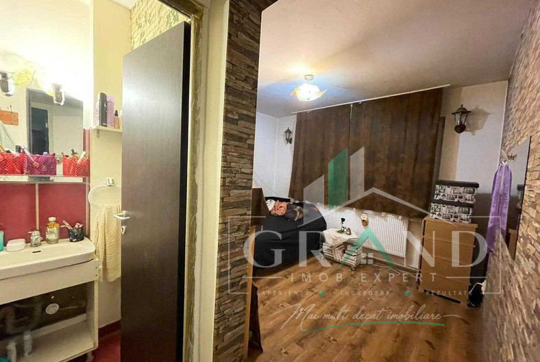 Ap 4 camere | 2 băi | Balcon | zona Mănăștur/Primăverii