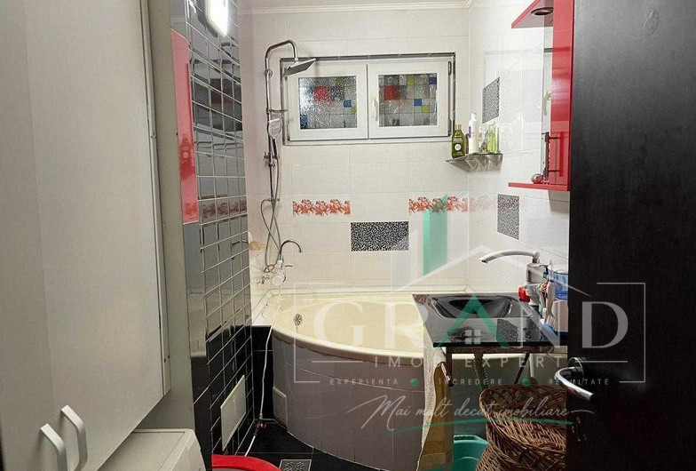 Ap 4 camere | 2 băi | Balcon | zona Mănăștur/Primăverii