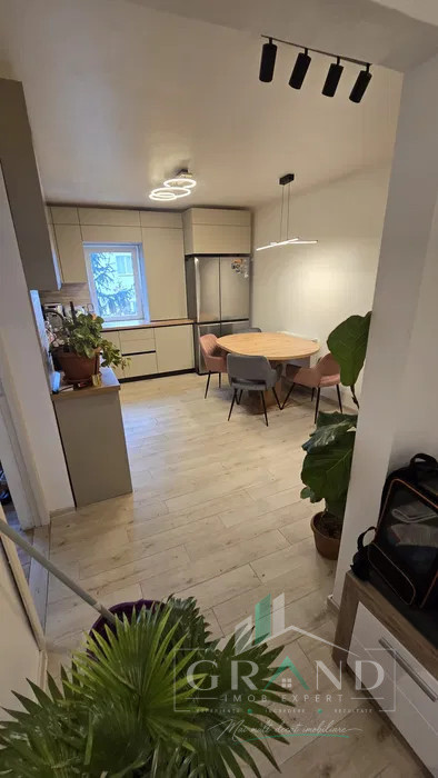 3 camere RENOVAT | 67 mp | 2 Balcoane | Piata Zorilor-Mobilat si utilat