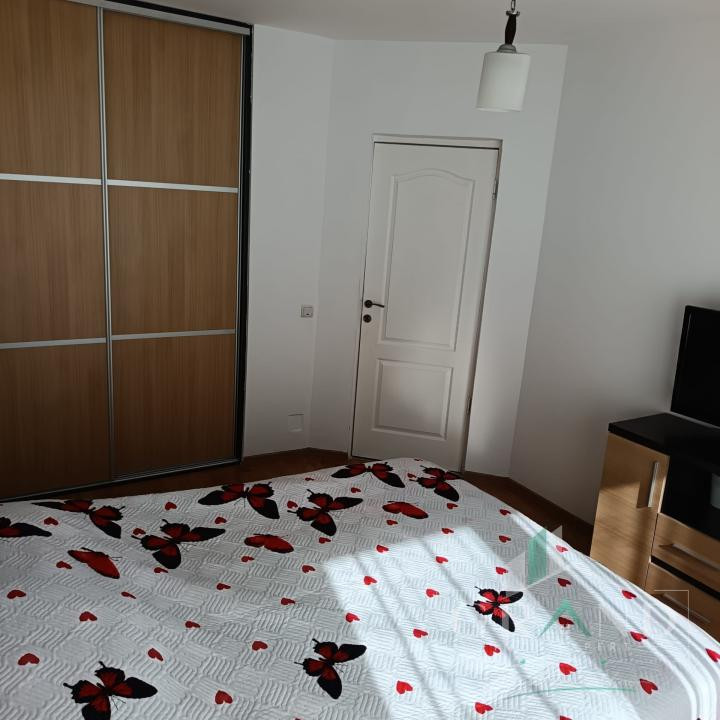 Apartament 3 camere de vanzare , zona Sesul de Sus , Floresti