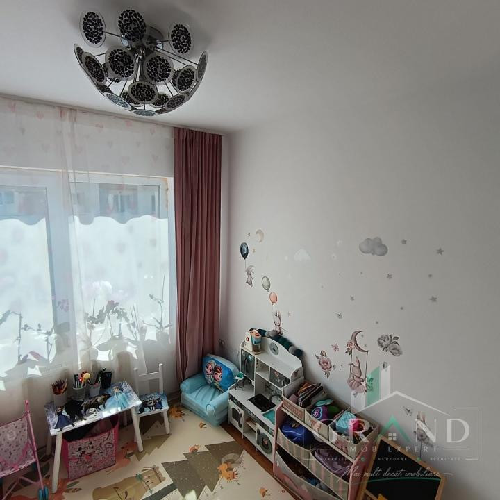 Apartament 3 camere de vanzare , zona Sesul de Sus , Floresti