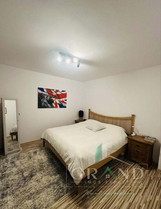Apartament 2 camere + loc parcare de vanzare, în Floresti