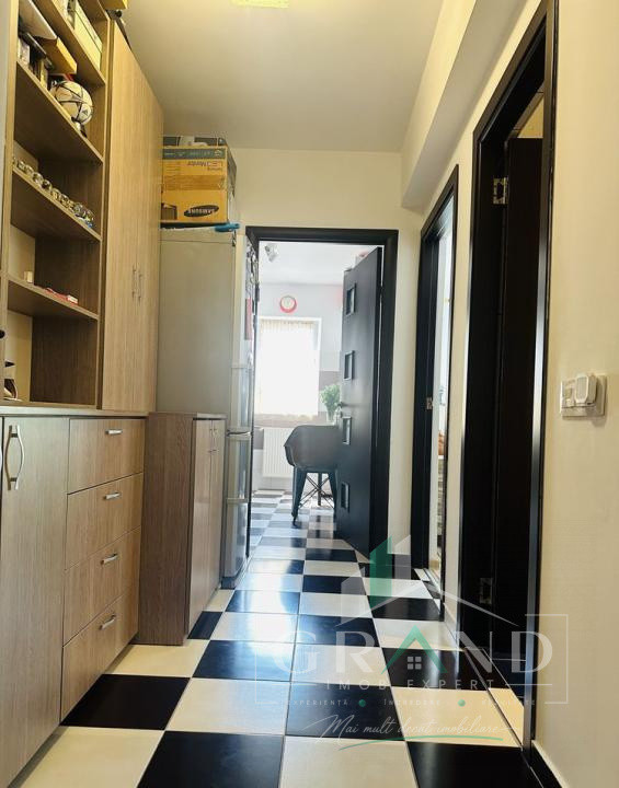 Apartament 2 camere + loc parcare de vanzare, în Floresti