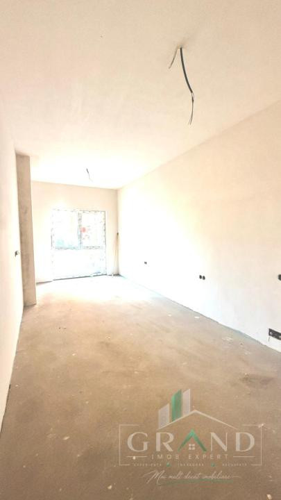 Oportunitate ! Apartament 4 Camere | Semifinisat | Logie 10 MP | Floresti