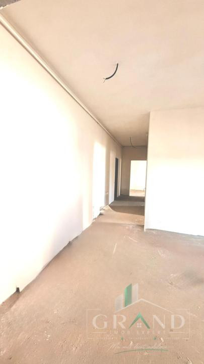 Oportunitate ! Apartament 4 Camere | Semifinisat | Logie 10 MP | Floresti