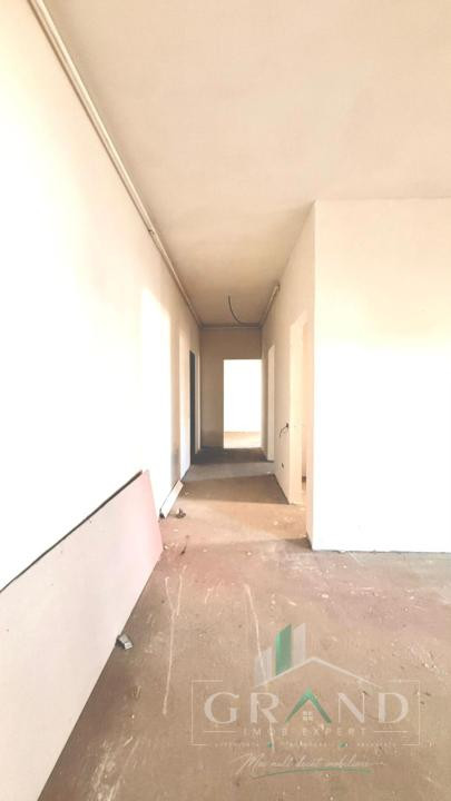 Oportunitate ! Apartament 4 Camere | Semifinisat | Logie 10 MP | Floresti