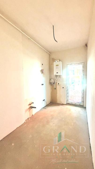 Oportunitate ! Apartament 4 Camere | Semifinisat | Logie 10 MP | Floresti