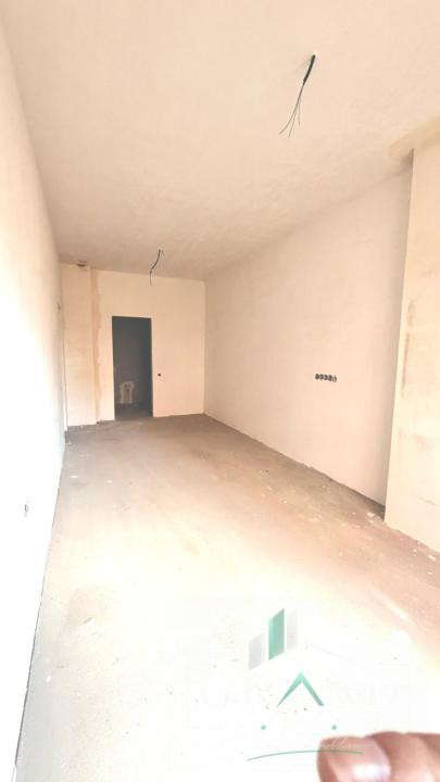Oportunitate ! Apartament 4 Camere | Semifinisat | Logie 10 MP | Floresti