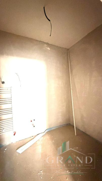 Oportunitate ! Apartament 4 Camere | Semifinisat | Logie 10 MP | Floresti