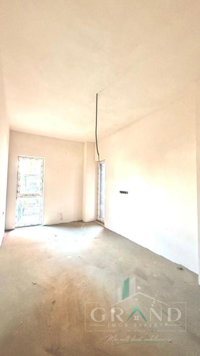 Oportunitate ! Apartament 4 Camere | Semifinisat | Logie 10 MP | Floresti