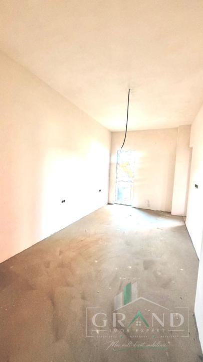 Oportunitate ! Apartament 4 Camere | Semifinisat | Logie 10 MP | Floresti