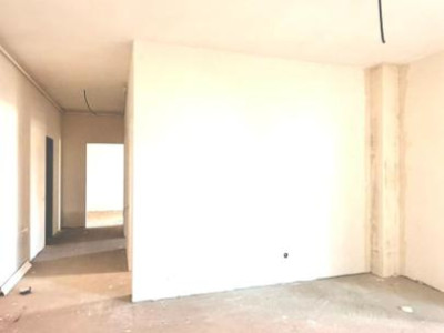 Oportunitate ! Apartament 4 Camere | Semifinisat | Logie 10 MP | Floresti